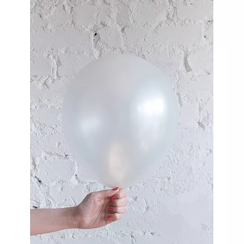 Шар белый перламутровый
